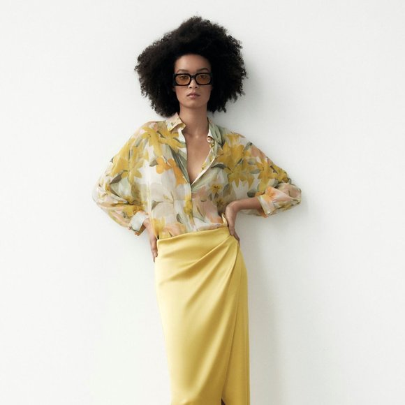 ZARA Floral Blouse With Metallic Thread - Picture 2 of 3